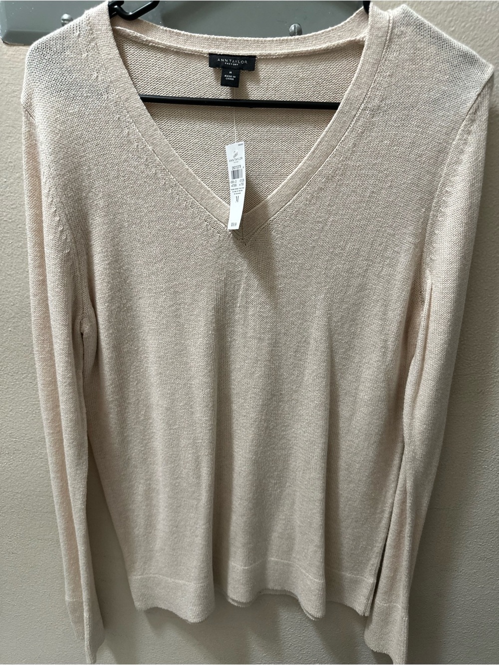 Ann Taylor Women's V-Neck Sweater - Cream